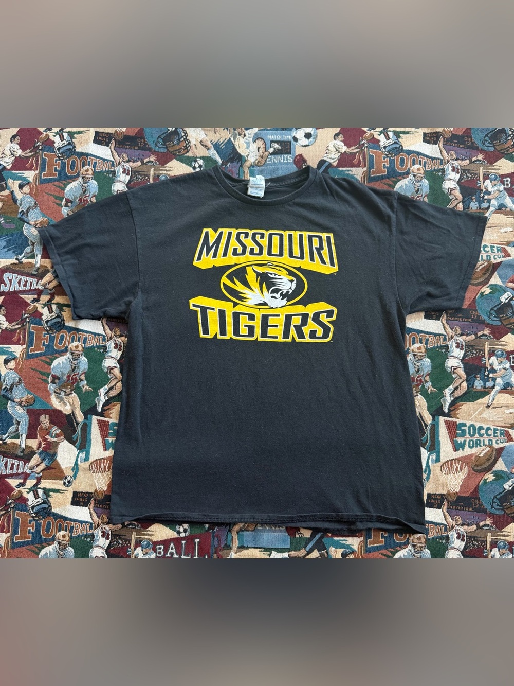 Y2K Vintage Men’s University of Missouri Tigers Black Graphic Tiger T-shirt